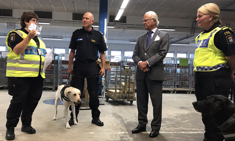 H.M Konung Carl XVI Gustaf besöker Tullverket i Malmö.